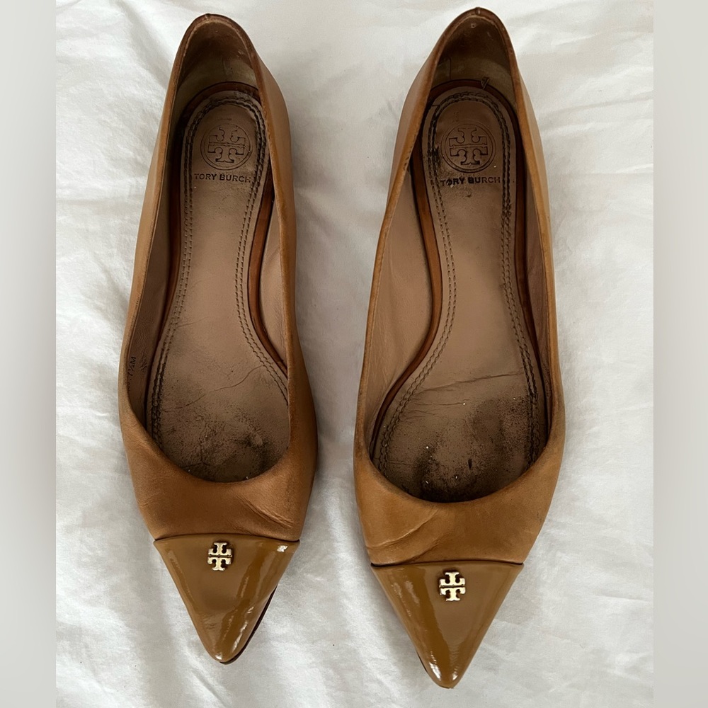 Tory Burch Tan flats in Size 7.5!